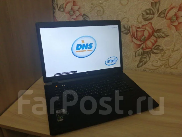 DNS Gamer. 17.3", 2,5����, ��� 6 ��, ���� 320���, WiFi: 1, Bluetooth: 1, ����������� �� 3��. ����