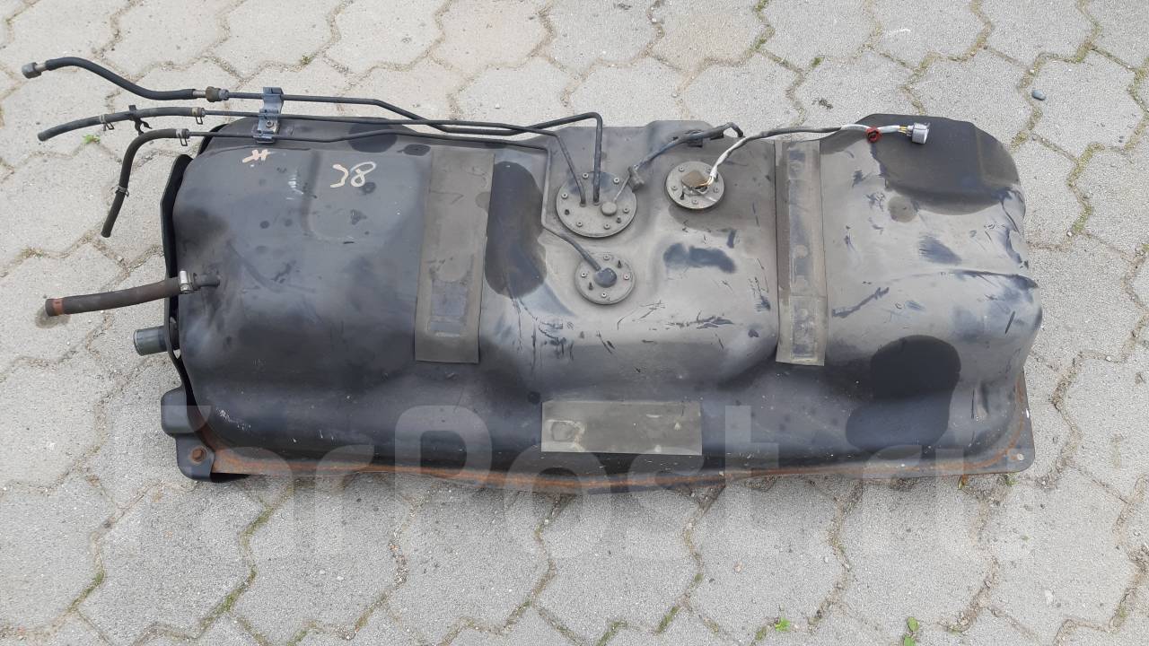 Toyota hiace 100. Топливный бак toyota hiace lh107 3l. Топливный бак хайс региус 97г. Бензиновый. Хайс региус 89 года топливный бак.