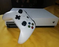 Microsoft Xbox One S ����