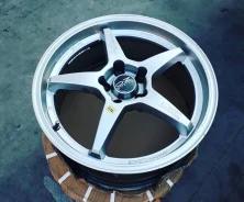 OZ Racing Crono III. 8.0x17", 5x108, ET38 ����