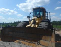 Komatsu WD600-3, 2011 в Калтане Komatsu WD600-3. Продаётся Бульдозер , 23 200 куб. см., 42 800 кг.