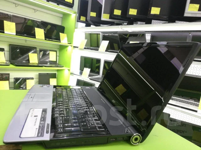 Acer Aspire One Happy2. 18", 2 000����, ��� 4 ��, ���� 319���, WiFi: 1, Bluetooth: 1 ����
