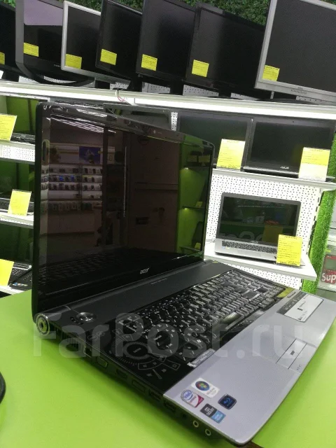 Acer Aspire One Happy2. 18", 2 000����, ��� 4 ��, ���� 319���, WiFi: 1, Bluetooth: 1 ����