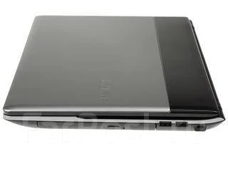 Samsung 300E5C. 15.6", ��� 6 ��, ���� 750���, WiFi: 1, Bluetooth: 1, ����������� �� 1 000��. ����