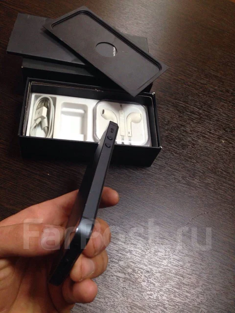 Apple iPhone 5. �/�, ������, 3G, 4G LTE ����