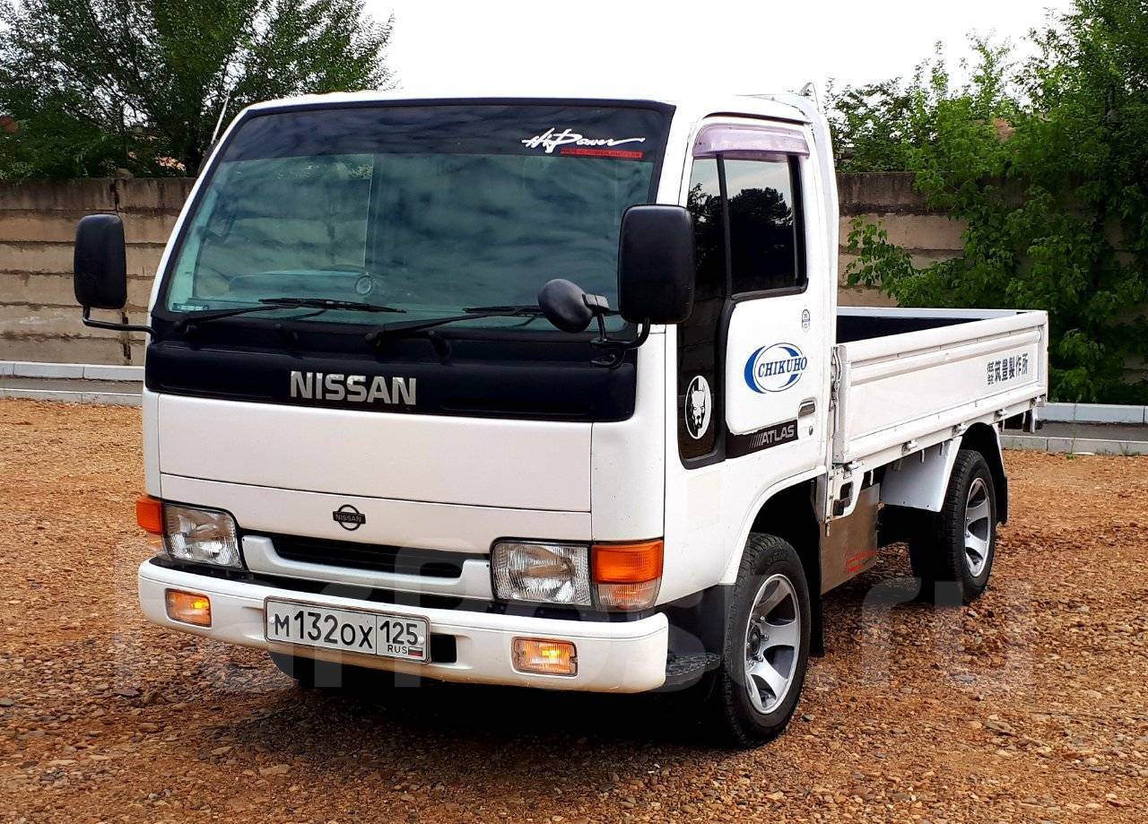 Грузовики в приморском крае бу. Nissan Atlas 1993 грузовой бортовой. Ниссан атлас 3 тонны рефрижератор 1994. Ниссан атлас 1.6 бензин. Ниссан атлас грузовик Приморский край.