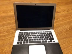 Apple MacBook Air 13 2012 Mid. 13.3", 1,8����, ��� 4 ��, ���� 128���, WiFi, Bluetooth, ����������� �� 7��.