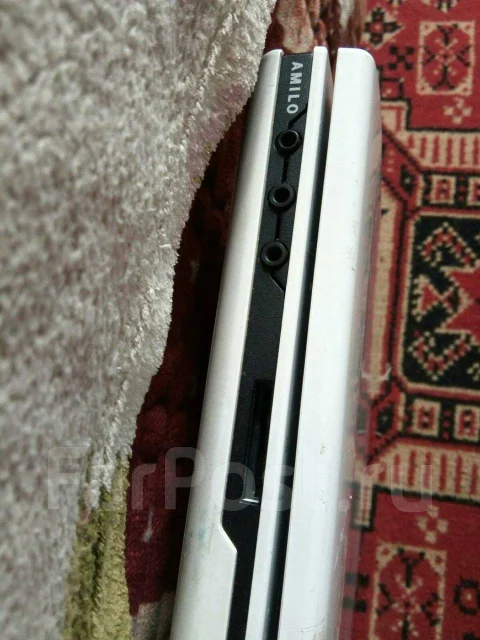 Fujitsu Amilo Pa 3553. WiFi: 1, Bluetooth: 1 ����