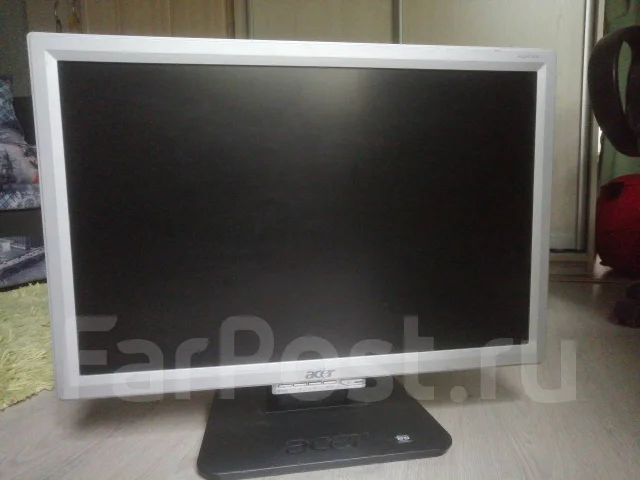 Acer. 24" ����