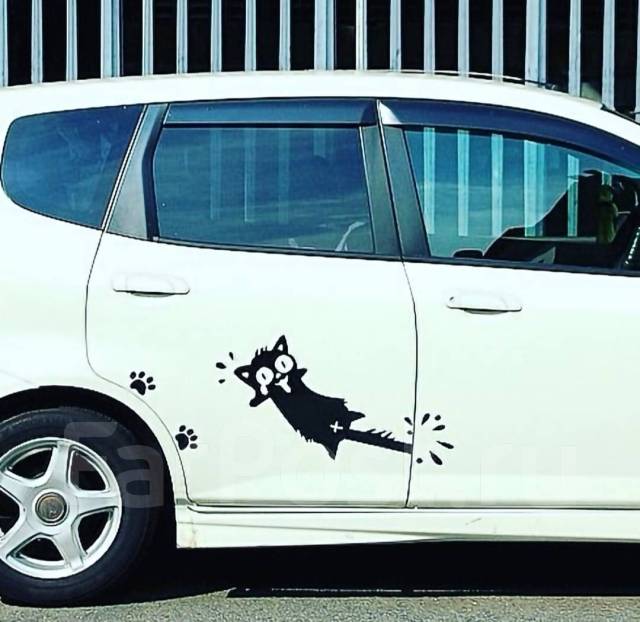 Наклейки на авто, наклейка на машину, резка оракала, реклама на авто ...