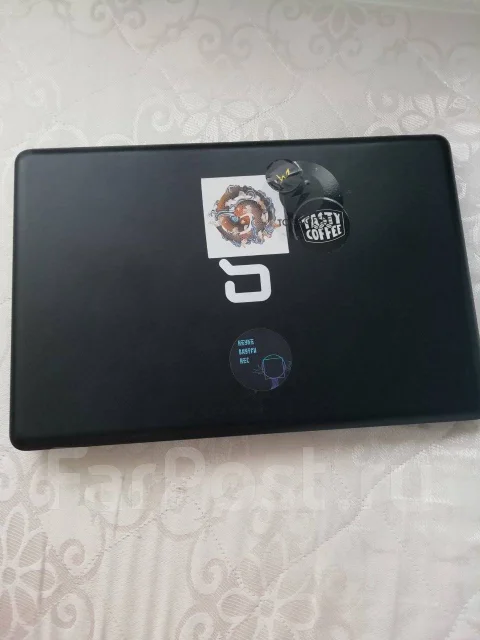 HP Compaq. 15.6", 2 400����, ��� 2048 ��, ���� 250���, WiFi: 1, Bluetooth: 1, ����������� �� 1��. ����