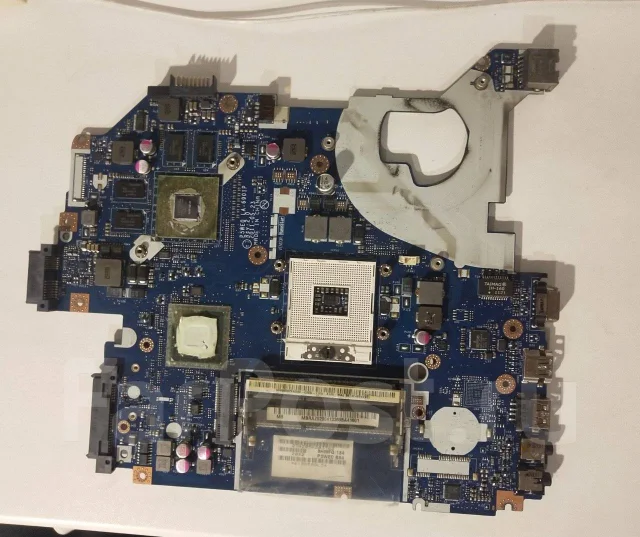 Acer Aspire 5750G. 15.6", 2,4����, ��� 4 ��, ���� 640���, WiFi: 1, Bluetooth: 1, ����������� �� 3��. ����