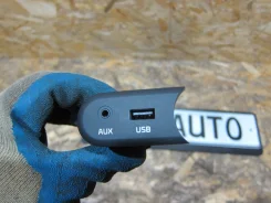 USB ������� Kia Ceed 2 96120-A2000 ����
