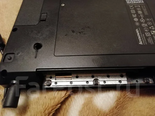 Lenovo G580. 15.6", 2,6����, ��� 4 ��, ���� 498���, WiFi: 1, Bluetooth: 1, ����������� �� 2��. ����