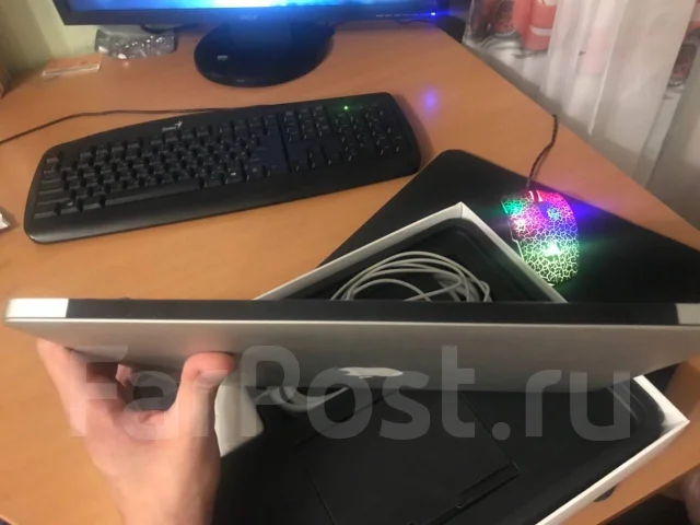 Apple MacBook Air 13 2013 Mid MD760. 13.3", 2,6����, ��� 4 ��, ���� 128���, ����������� �� 12��. ����