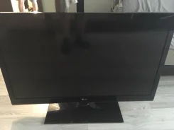 LG 42LV3700. LCD (��) ����