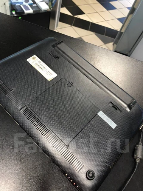 Asus Eee PC 1015BX. 1,7����, ��� 2048 ��, ���� 320���, WiFi: 1, Bluetooth: 1, ����������� �� 2��. ����