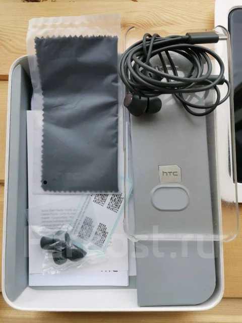 HTC U Play. �/�, �����, Dual-SIM ����
