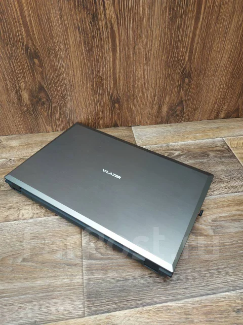 V-lazer. 17.3", 1,8����, ��� 4 ��, ���� 455���, WiFi: 1, Bluetooth: 1, ����������� �� 4��. ����
