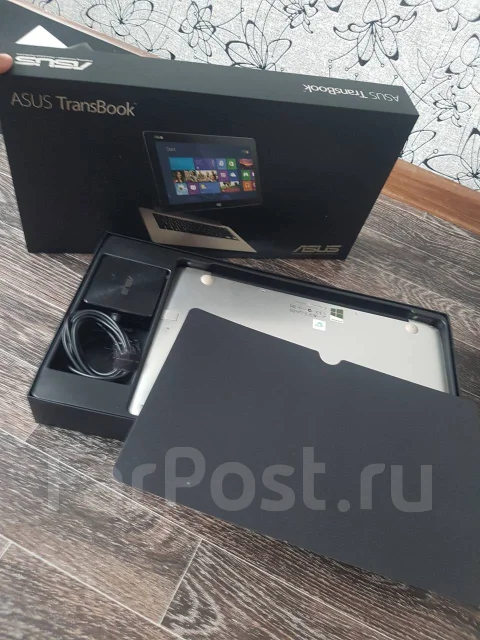 Asus Transformer Book TX300CA. 13", ��� 4 ��, ���� 650���, WiFi: 1, Bluetooth: 1 ����