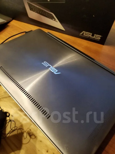 Asus Transformer Book TX300CA. 13", ��� 4 ��, ���� 650���, WiFi: 1, Bluetooth: 1 ����