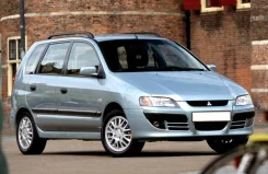 Mitsubishi Space Star ����