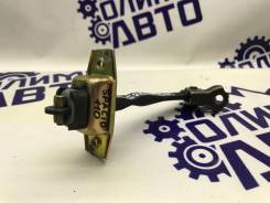 Ограничитель передней двери Toyota Corolla Spacio AE110 68620-13010 68610-13010 в Новокузнецке Ограничитель передней двери Toyota Corolla Spacio AE110 68620-13010 68610-13010