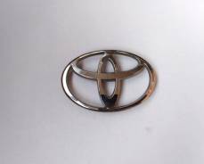 Эмблема крышки багажника Toyota Windom в Новосибирске Эмблема крышки багажника TOYOTA Windom