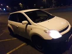Toyota ist. �������, ��������, 1.3, ��� ����