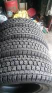 Goodyear Wrangler IP/N, 215/80R15 в Уссурийске Goodyear Wrangler IP/N. Зимние, без шипов, 2012 год, 10 %