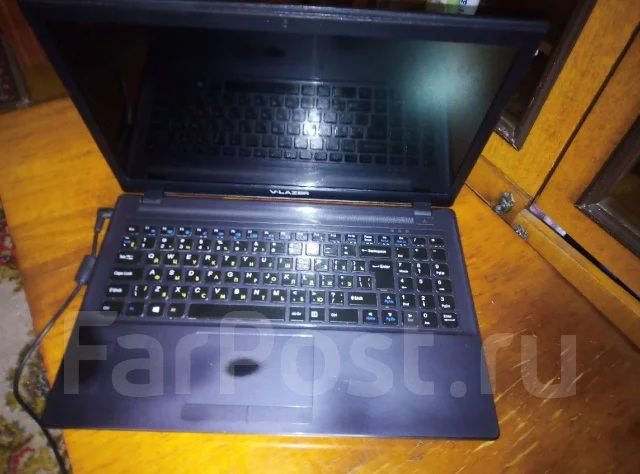 V-lazer. 15", 2,5����, ��� 8 ��, ���� 900���, WiFi: 1, Bluetooth: 1, ����������� �� 1��. ����