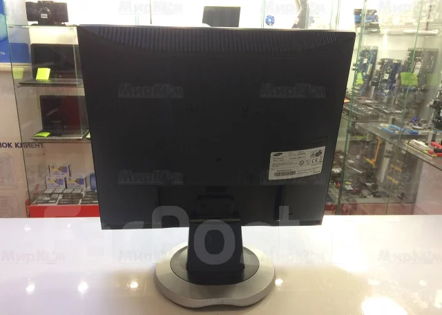 Samsung. 17" ����