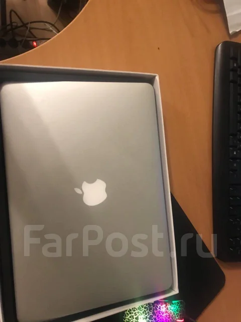 Apple MacBook 13. 13", 1,6����, ��� 4 ��, ���� 120���, WiFi: 1, Bluetooth: 1, ����������� �� 12��. ����