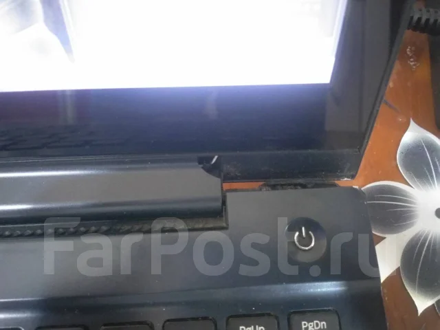 Samsung ATIV Book 8 880Z5E. 15", 2,4����, ��� 16 ��, ���� 930���, WiFi: 1, Bluetooth: 1, ����������� �� 8��. ����