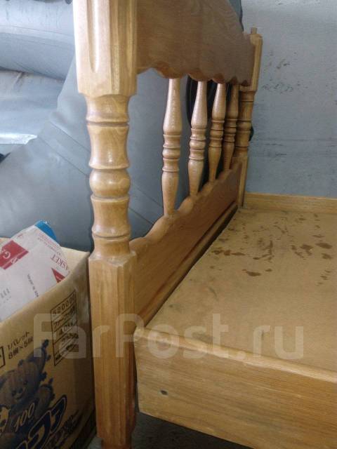 Кровать. из цельного дерева. не дсп, б/у, в наличии. Цена: 3 000₽ во ...