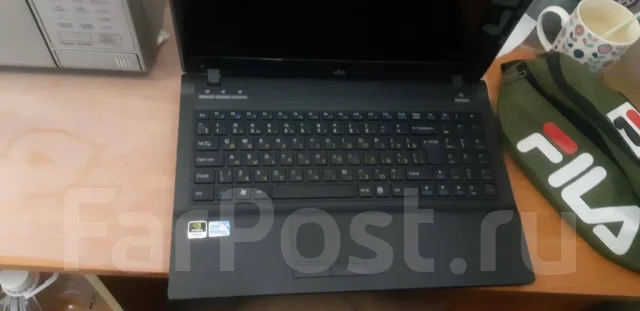 DNS. 15.5", 2,3����, ��� 4 ��, ���� 320���, WiFi: 1, Bluetooth: 1, ����������� �� 2��. ����
