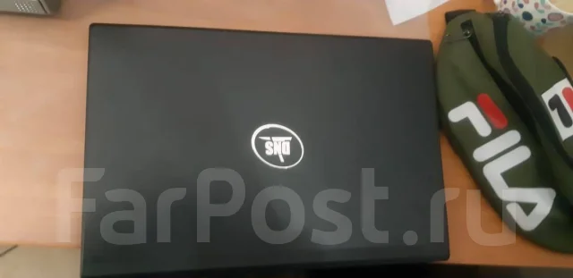 DNS. 15.5", 2,3����, ��� 4 ��, ���� 320���, WiFi: 1, Bluetooth: 1, ����������� �� 2��. ����