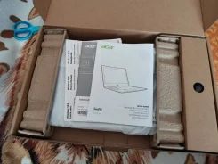 Acer Swift 1 SF113-31. 13.3", 2,5����, ��� 4 ��, ���� 128���, WiFi, Bluetooth, ����������� �� 10��. ����