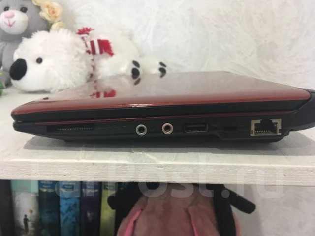 Acer Aspire One. 1,7����, ��� 2048 ��, ���� 500���, WiFi: 1, Bluetooth: 1, ����������� �� 4��. ����