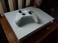 Microsoft Xbox One X ����