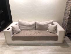 Продам диван, не раскладывается , 230*100*60, во Владивостоке Диваны.