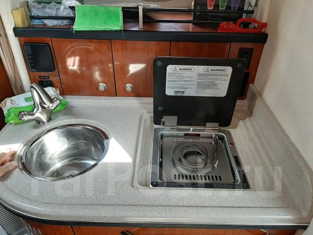 Searay Sundancer. 2008 ���, ����� 9��., ��������� ������������, 520��.�., ������ ����