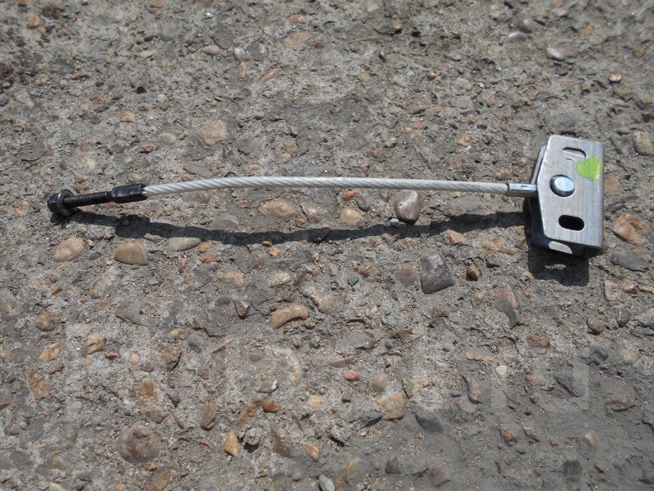 Тросик ручника кашкай. Прав. Тросик ручника ниссан кашкай j10. Тросик ручника кашкай. 4931031700 трос стояночного тормоза.