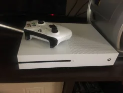 Microsoft Xbox One S ����
