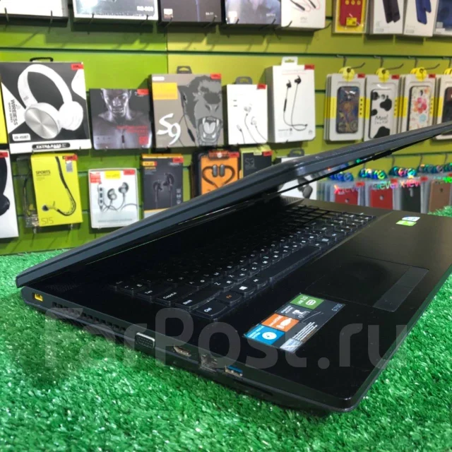 Lenovo G700. 17.3", 2,4����, ��� 4 ��, ���� 320���, WiFi: 1, Bluetooth: 1, ����������� �� 3��. ����