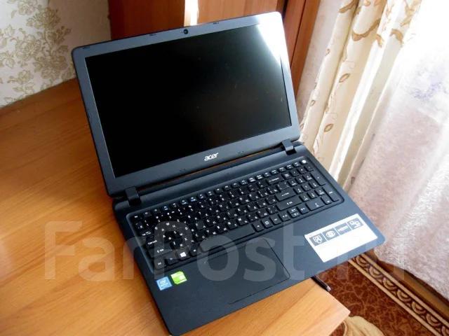 Acer Aspire E1-532G. 15.6", 2����, ��� 4 ��, ���� 500���, WiFi: 1, Bluetooth: 1, ����������� �� 4��. ����