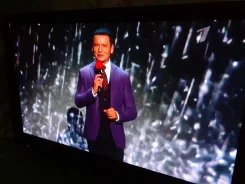 LG 42PQ200R. ������ ����