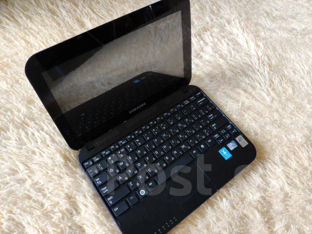 Samsung NP-N310. 10.1", 1,6����, ��� 2048 ��, ���� 500���, WiFi: 1, Bluetooth: 1, ����������� �� 3��. ����