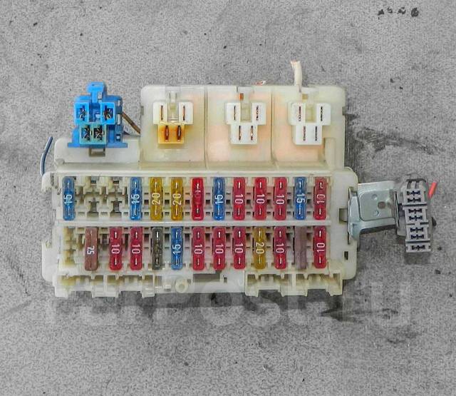 блок предохранителей ниссан примера р10