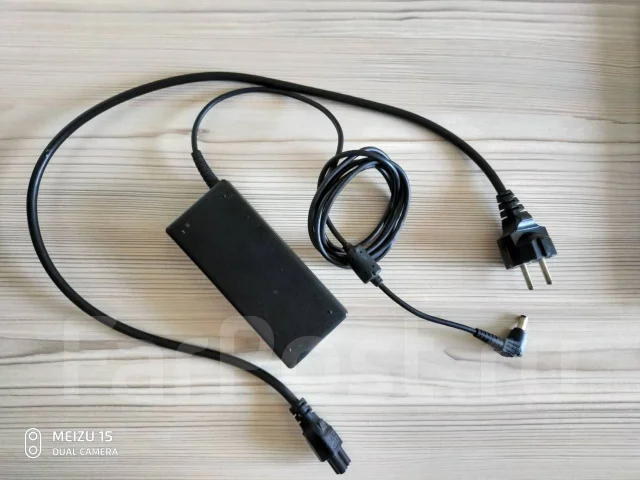 Asus K53S. 17.3", 2,1����, ��� 4 ��, ���� 320���, WiFi: 1, ����������� �� 1��. ����